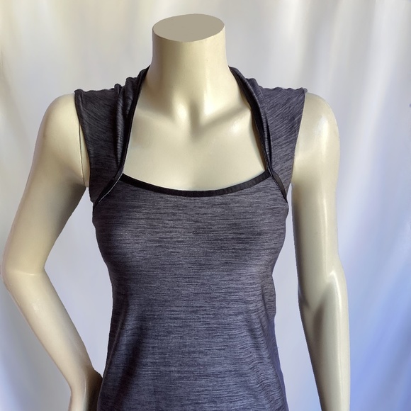 lululemon Grey/Black Cap Sleeve Top with Satin Trim Detail - Picture 1 of 5